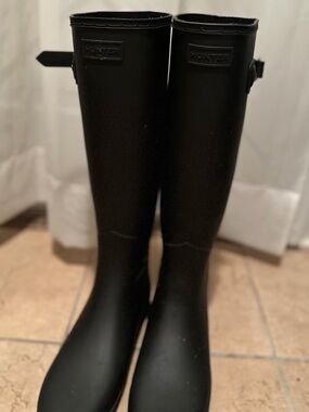 Hunter Matte Black Tall Boot Vase Duo - Modern Rubber-Look Accent